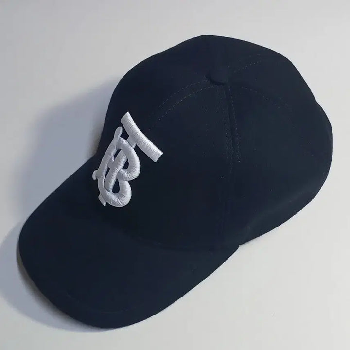 [SOLD OUT] (정품)버버리 TB로고 블랙 볼캡