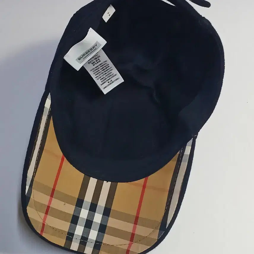 [SOLD OUT] (정품)버버리 TB로고 블랙 볼캡