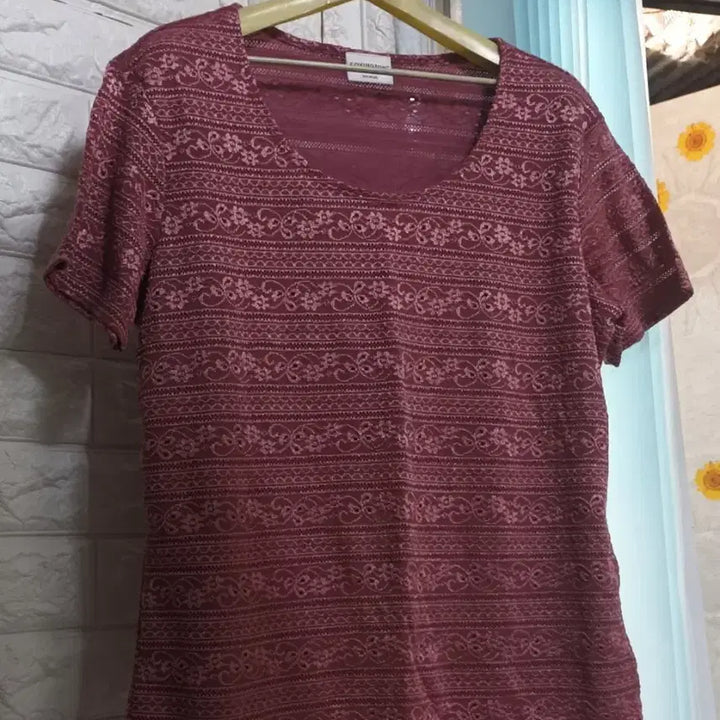 [BUNJANG] Burgundy Pattern T-shirt / 버건디 패턴 티셔츠