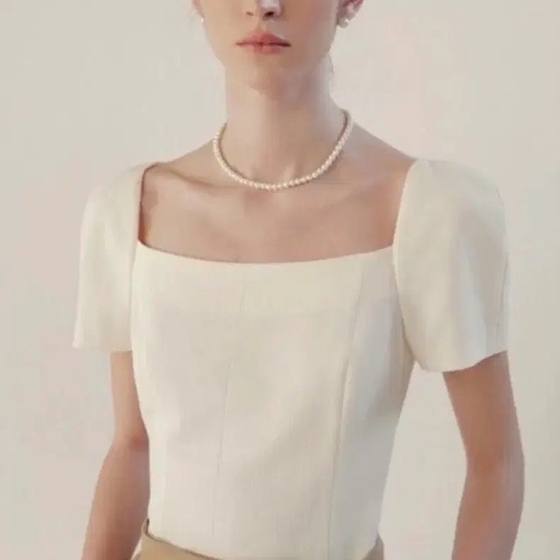 [BUNJANG] Bride And You Square Neck Blouse / 브라이드앤유  쇄골미인  스퀘어넥 블라우스