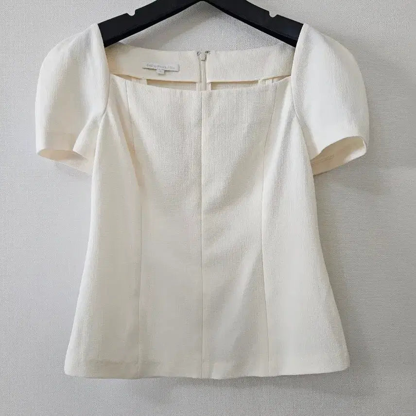 [BUNJANG] Bride And You Square Neck Blouse / 브라이드앤유  쇄골미인  스퀘어넥 블라우스