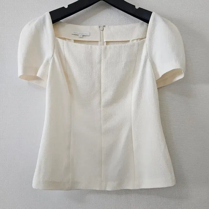 [BUNJANG] Bride And You Square Neck Blouse / 브라이드앤유  쇄골미인  스퀘어넥 블라우스