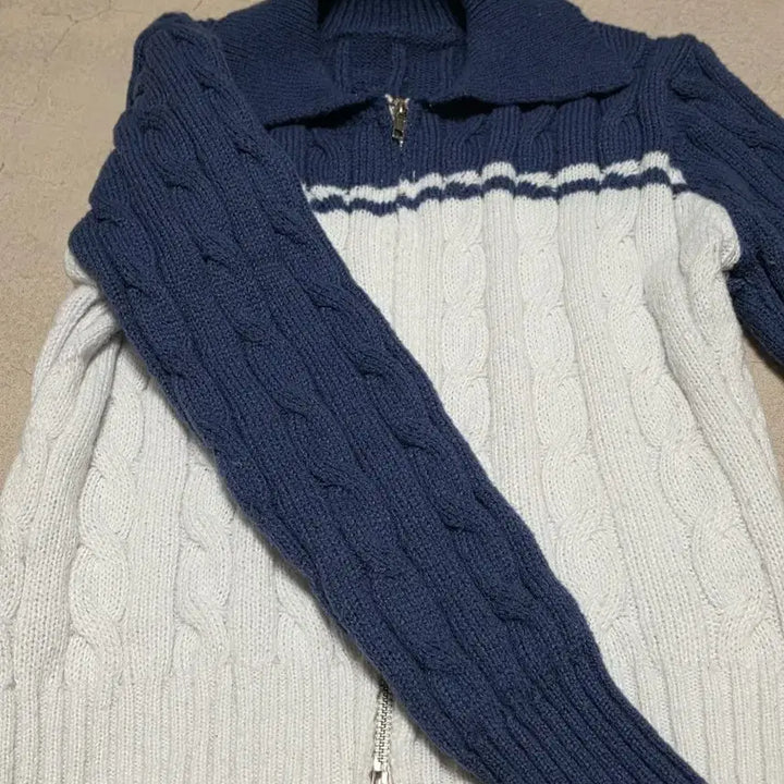 [BUNJANG] Cable Knit Zip-Up Cardigan / 케이블 니트 집업 가디건