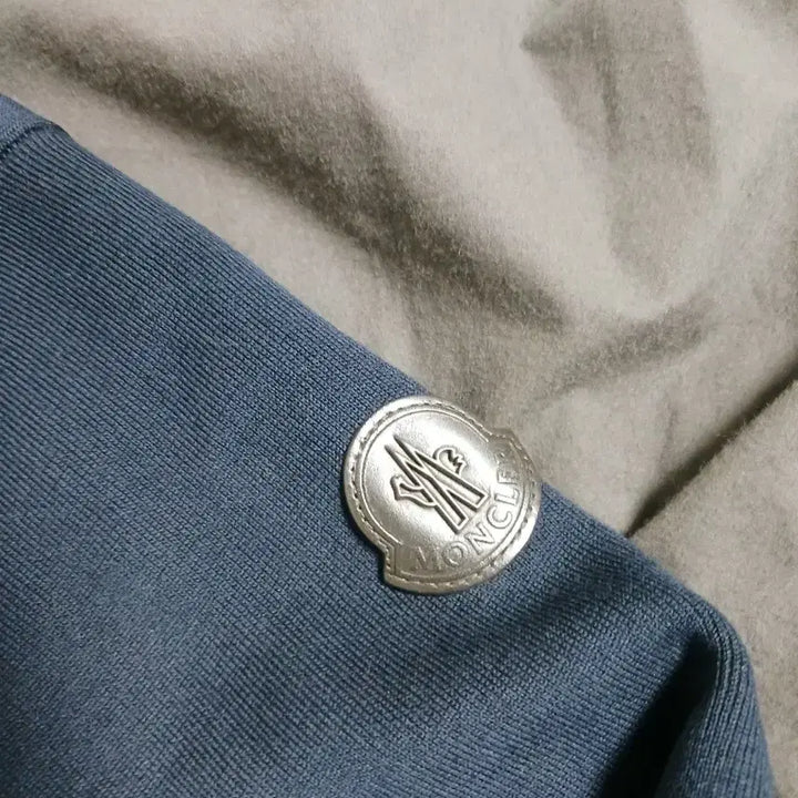 [SOLD OUT] 정품 몽클레어 니트패딩 집업 가디건