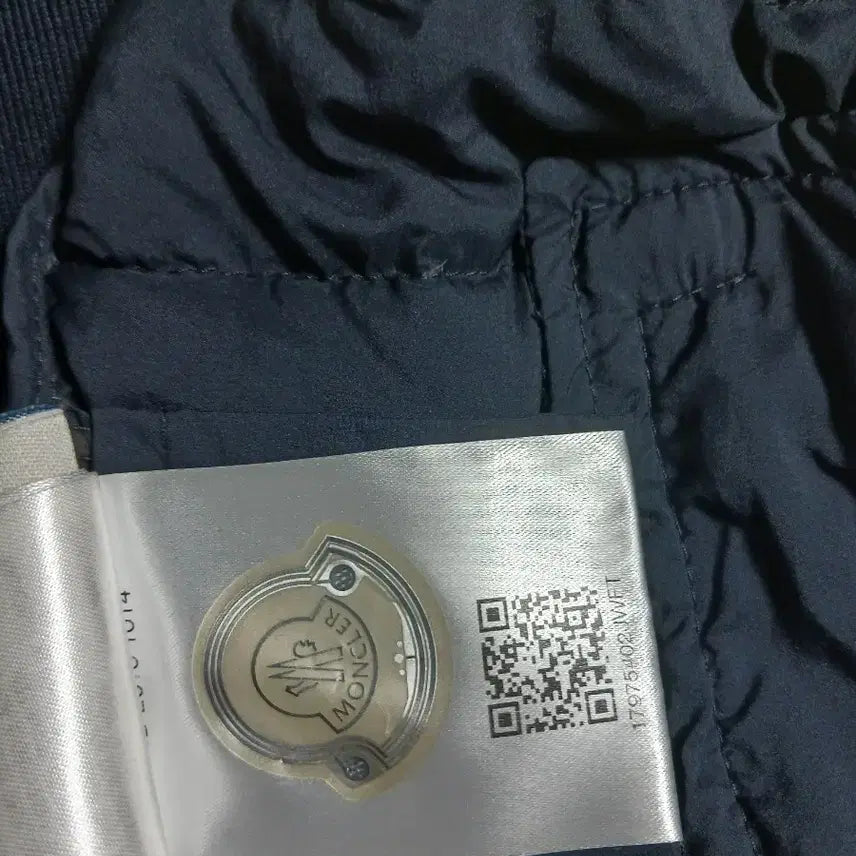 [SOLD OUT] 정품 몽클레어 니트패딩 집업 가디건