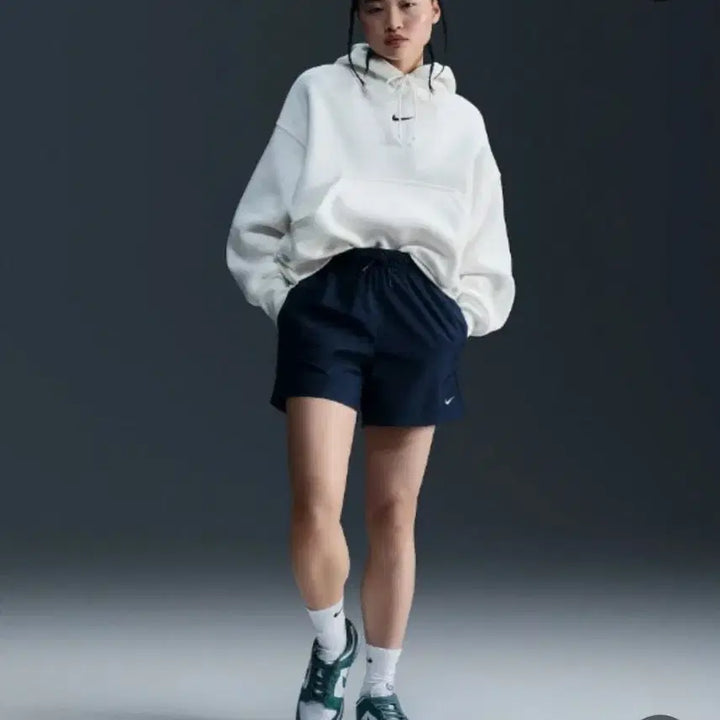 [SOLD OUT] 나이키 여성 미드라이즈 우븐 쇼츠 S
