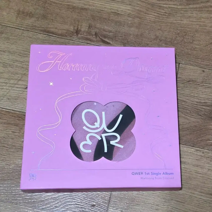 [SOLD OUT] QWER 디스코드 개봉 판매합니다(포카 마젠타만)