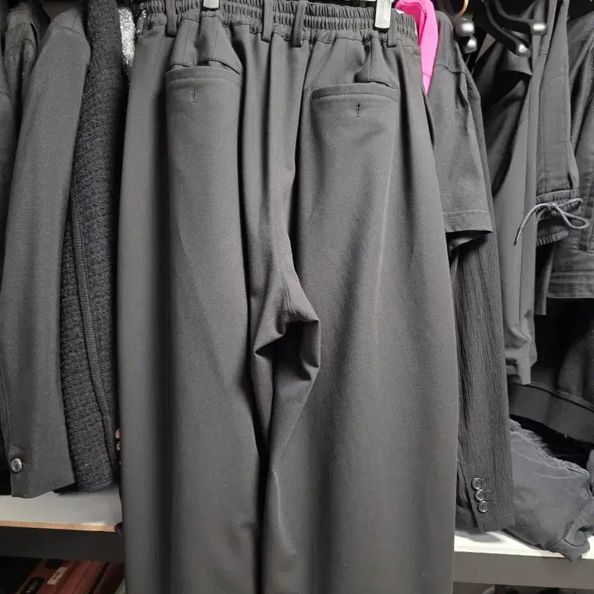 [BUNJANG] Songzio 24FW Multi-Tuck Crop Wide Pants / 송지오 24fw 멀티턱 크롭 와이드 팬츠 78
