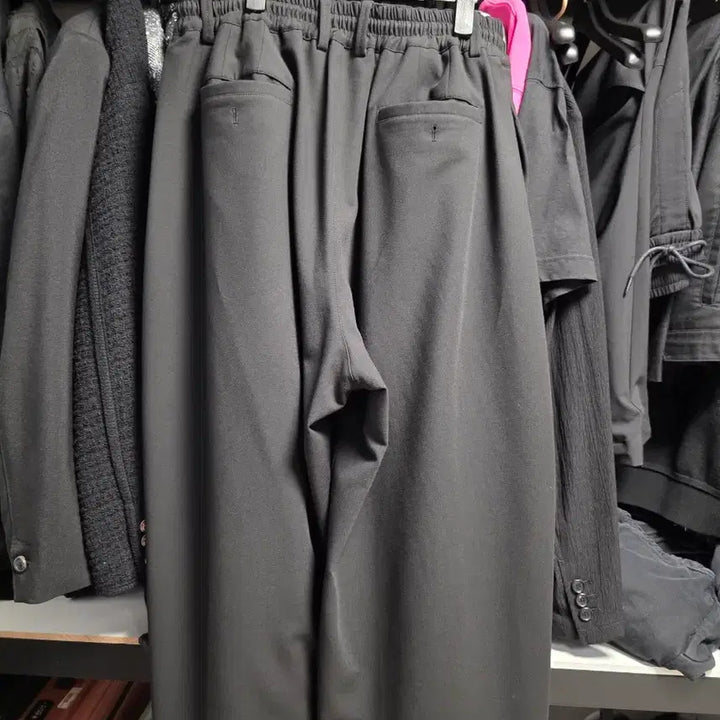 [BUNJANG] Songzio 24FW Multi-Tuck Crop Wide Pants / 송지오 24fw 멀티턱 크롭 와이드 팬츠 78