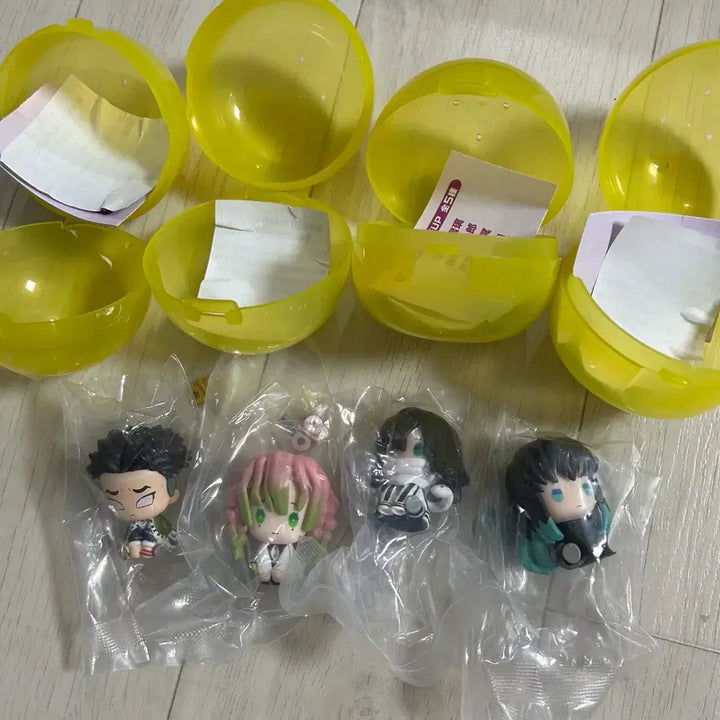 [SOLD OUT] 귀멸의 칼날 페탓토 3탄 가챠 일괄 교메이, 미츠리, 이구로, 무이치로