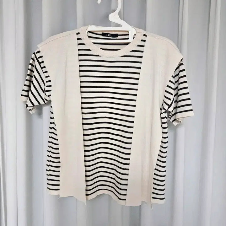 [SOLD OUT] LAP 어깨숄 스트라이프  티셔츠