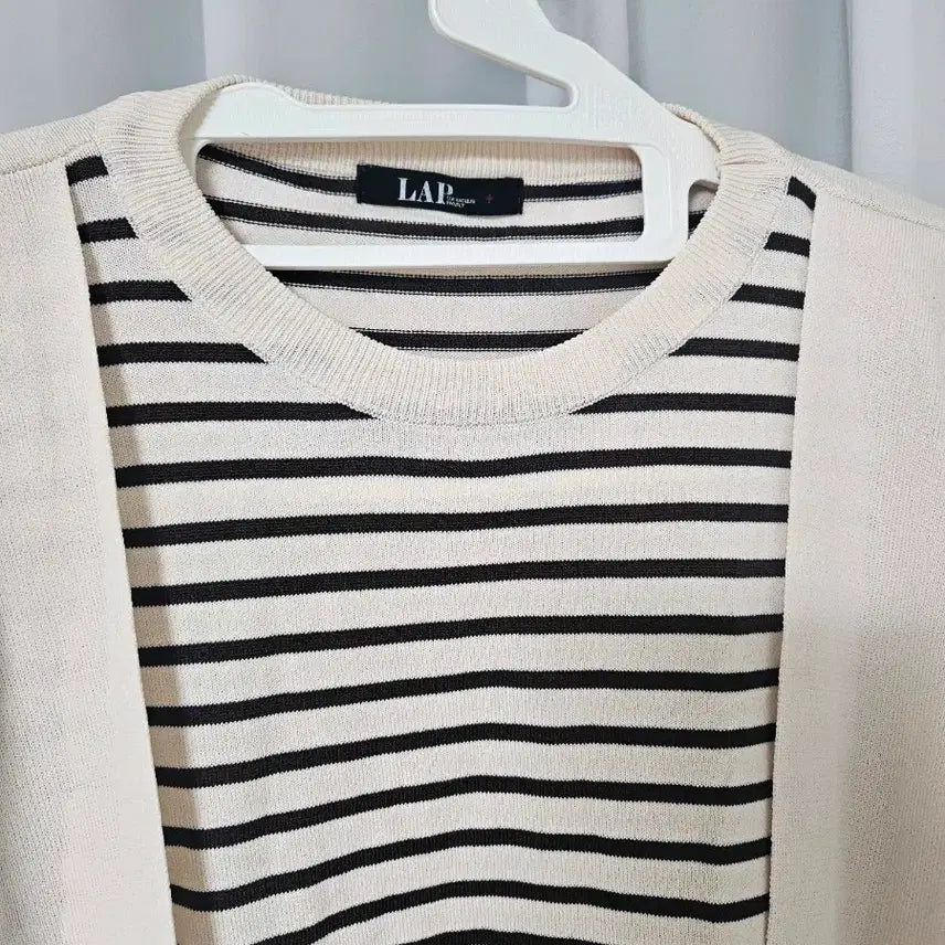 [SOLD OUT] LAP 어깨숄 스트라이프  티셔츠