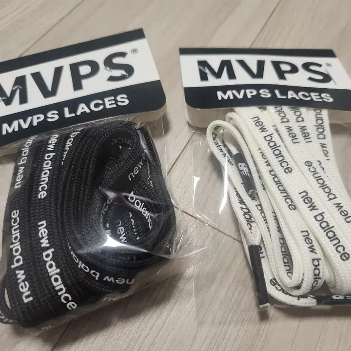 [BUNJANG] New Balance Lettering Shoelaces (1 Pair, Black &amp; Ivory) / 뉴발란스 레터링 신발끈 1SET (새상품)