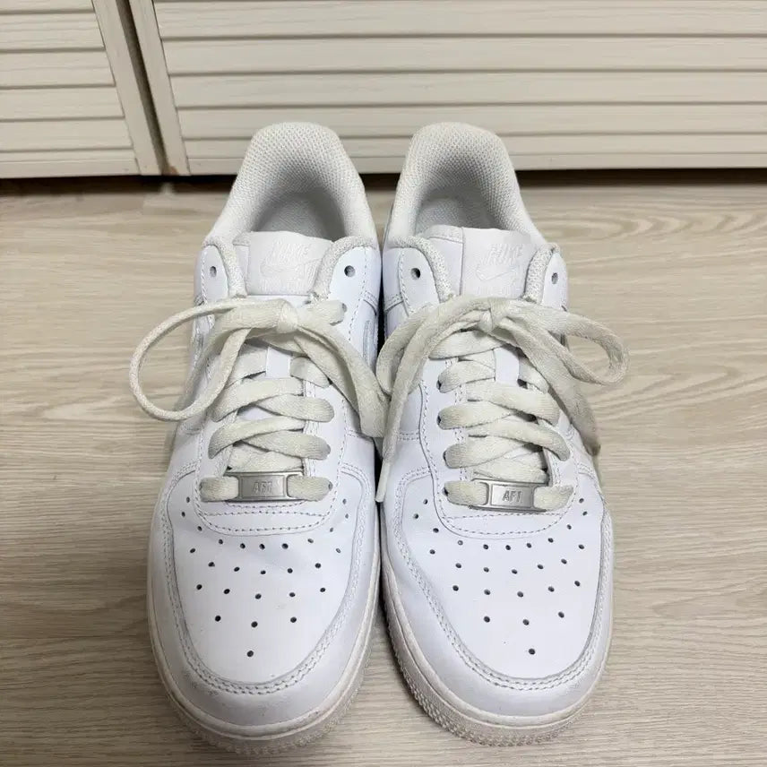 [SOLD OUT] 나이키 에어포스 235
