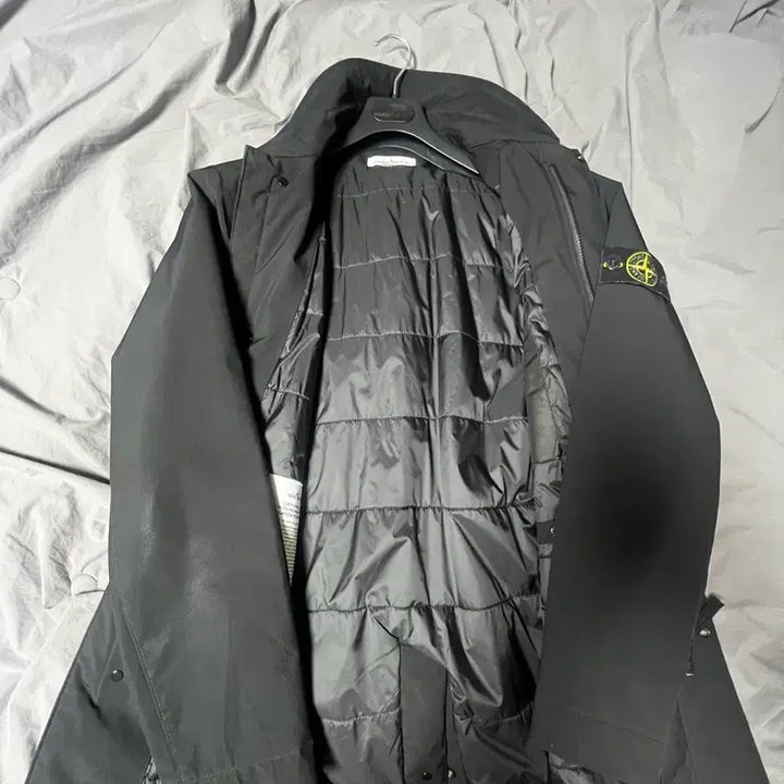 [SOLD OUT] 스톤아일랜드 소프트쉘 프리마로프트 코트 L