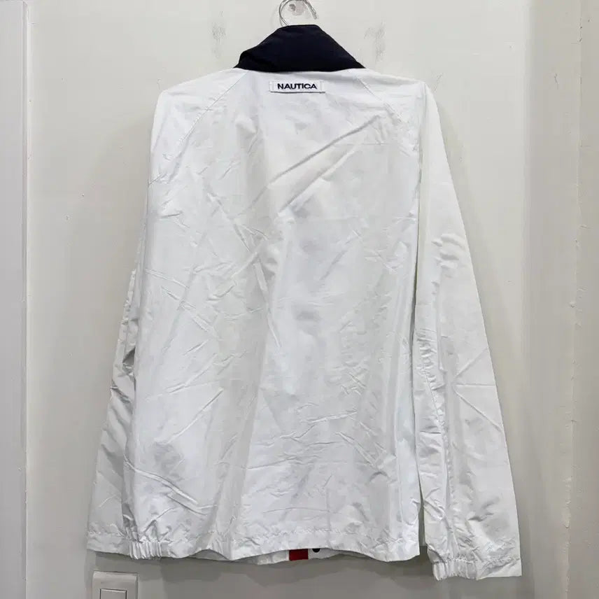 [SOLD OUT] 노티카 화이트 바람막이 자켓