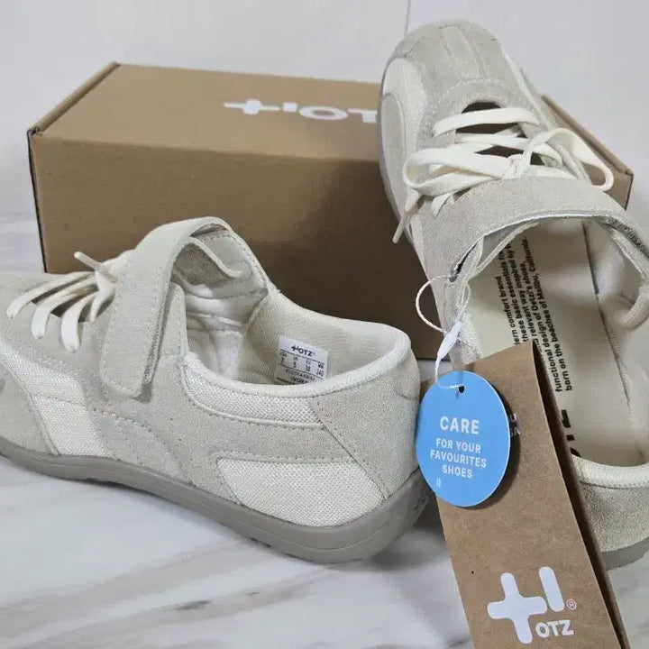[SOLD OUT] (새상품) 오찌 로마리 스웨이드 레이스업 스니커즈 FLOTFA3W42
