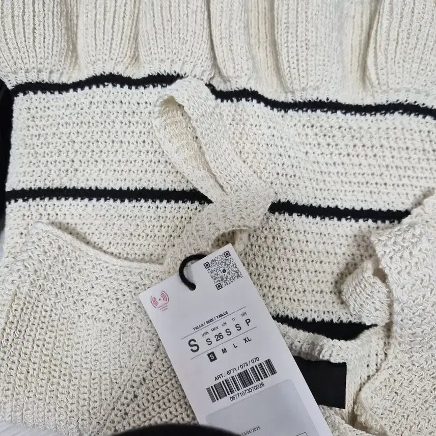[BUNJANG] ZARA Frill Knit Top Tank Top / 자라 프릴 니트 탑 나시 판매 레이어드