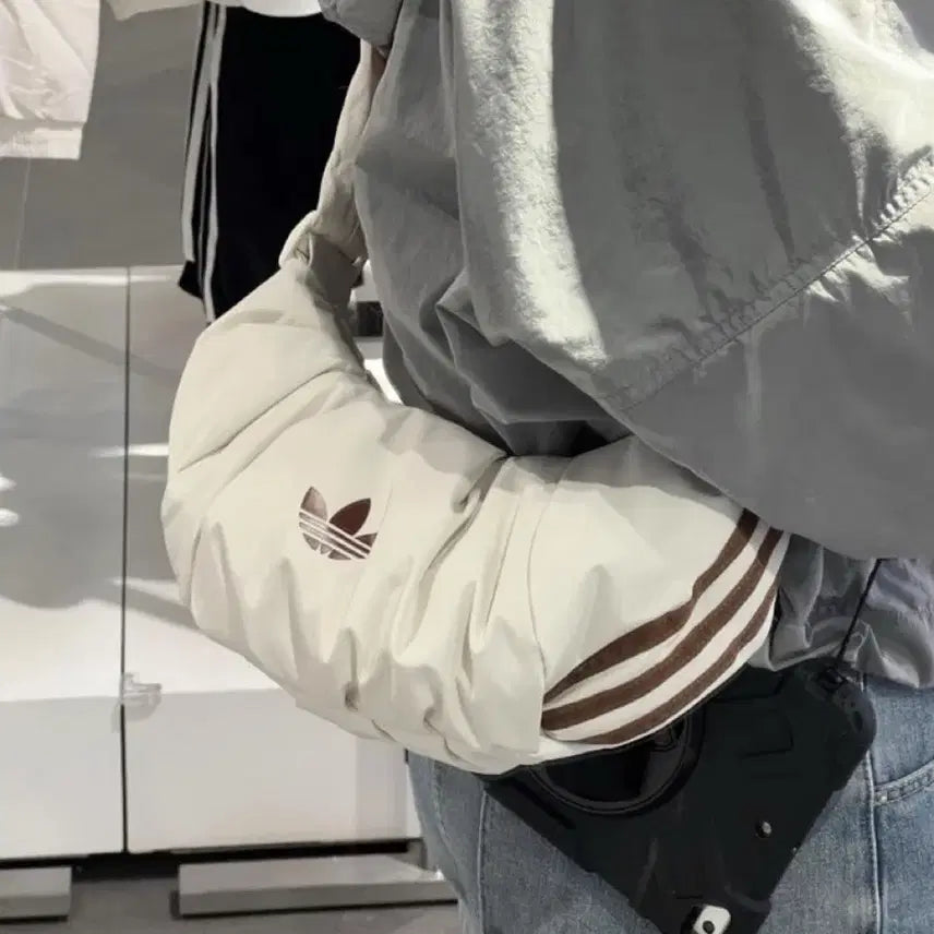 [SOLD OUT] 아디다스 포춘백 화이트 가방 크루아상 호보백