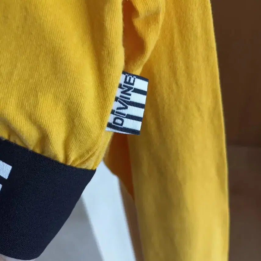 [BUNJANG] Lettering Crop Long Sleeve T-shirt / 레터링 크롭 긴팔티