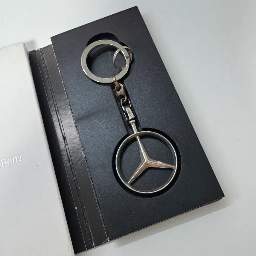 [BUNJANG] Mercedes-Benz "Three-Pointed Star" Logo Keyring / 메르세데스 벤츠 삼각별 로고 키링 열쇠고리 팝니다.