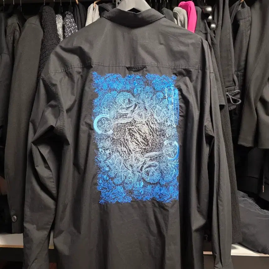 [BUNJANG] Songzio 25ss Mirrored Youth Embroidered Shirt / 송지오 25ss 미러드유스 자수 셔츠 50