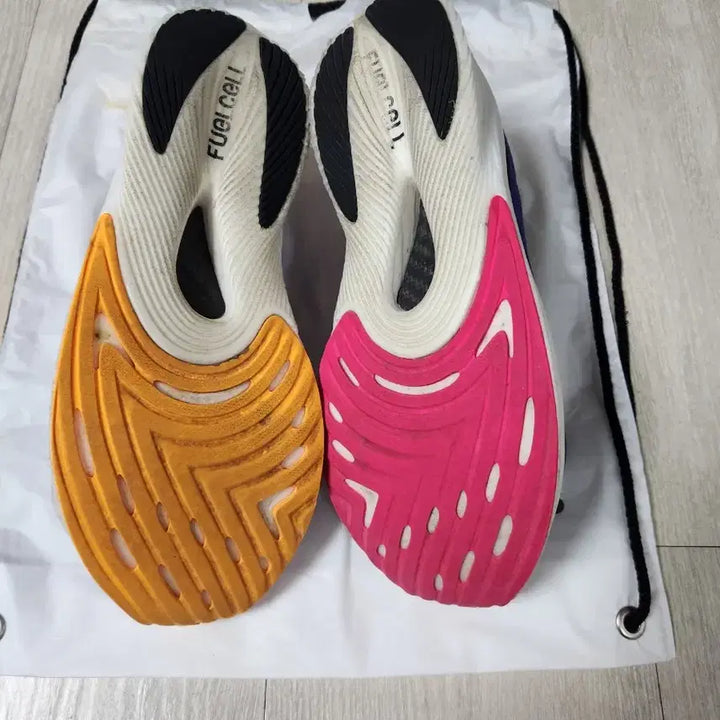 [SOLD OUT] (상태최고)뉴발란스퓨어셀 RC엘리트(265)