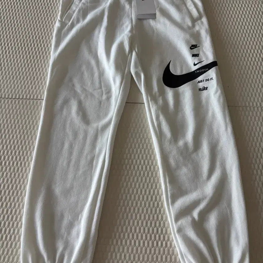[BUNJANG] Nike Swoosh Training Jogger Pants / 나이키 스우시 트레이닝 조거팬츠