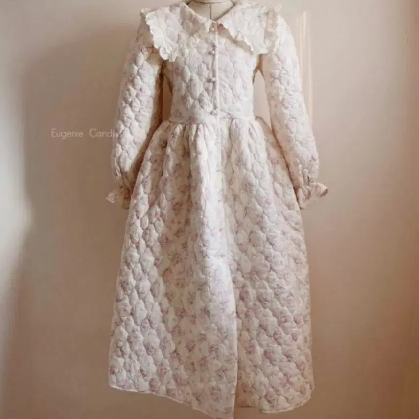 [BUNJANG] Big Collar Lace Flower Quilted Dress / 무배&amp;택포