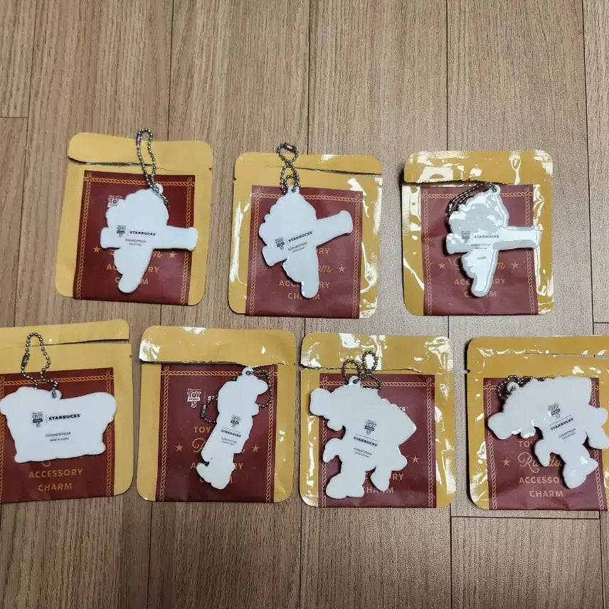 [SOLD OUT] 스타벅스 토이스토리 콜라보 버즈 우디 알린 제시 악세사리 참 키링