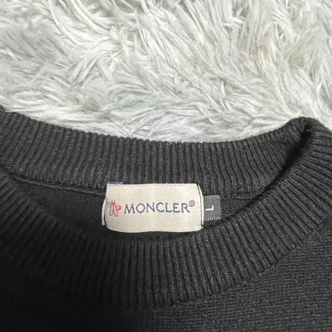[SOLD OUT] 몽클레어 니트