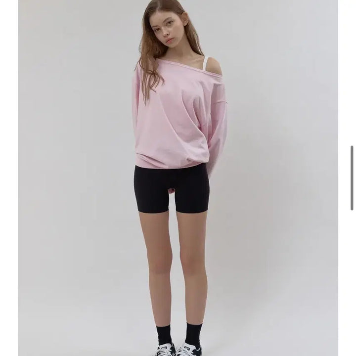 [BUNJANG] Headerment Off-shoulder Sweat Top Baby Pink / 헤더먼트 오프숄더 스웻 탑 베이비핑크