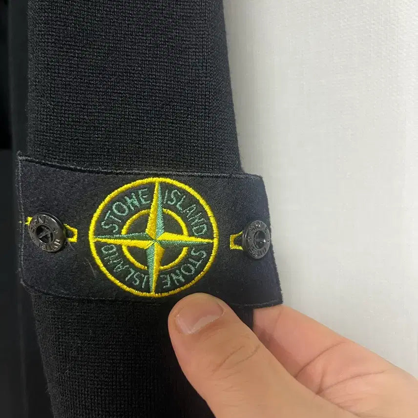 [SOLD OUT] 25FW 스톤아일랜드 니트 XL (롯데백화점 본점구매)