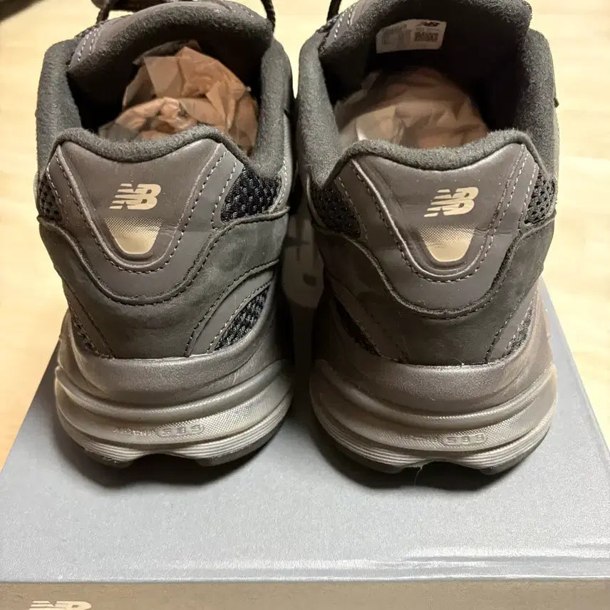 [SOLD OUT] 뉴발란스 운동화275