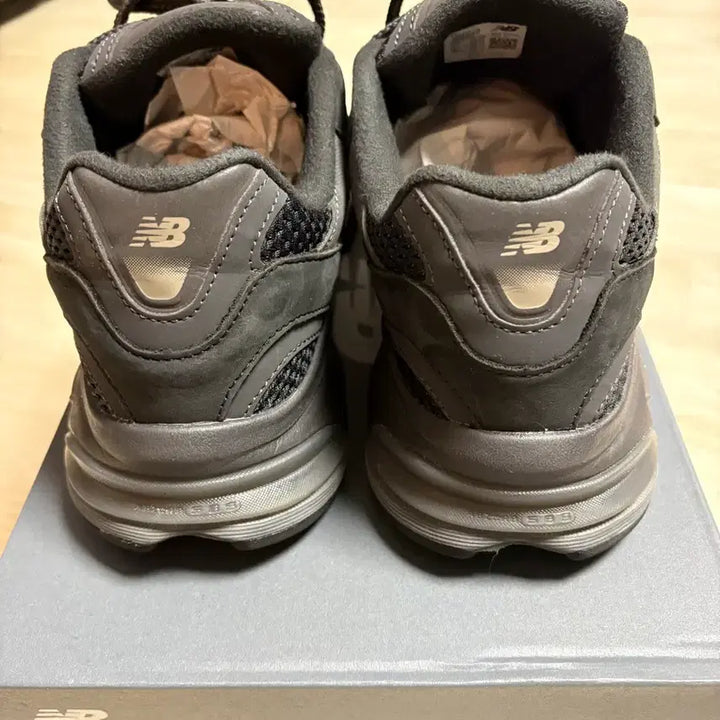 [SOLD OUT] 뉴발란스 운동화275