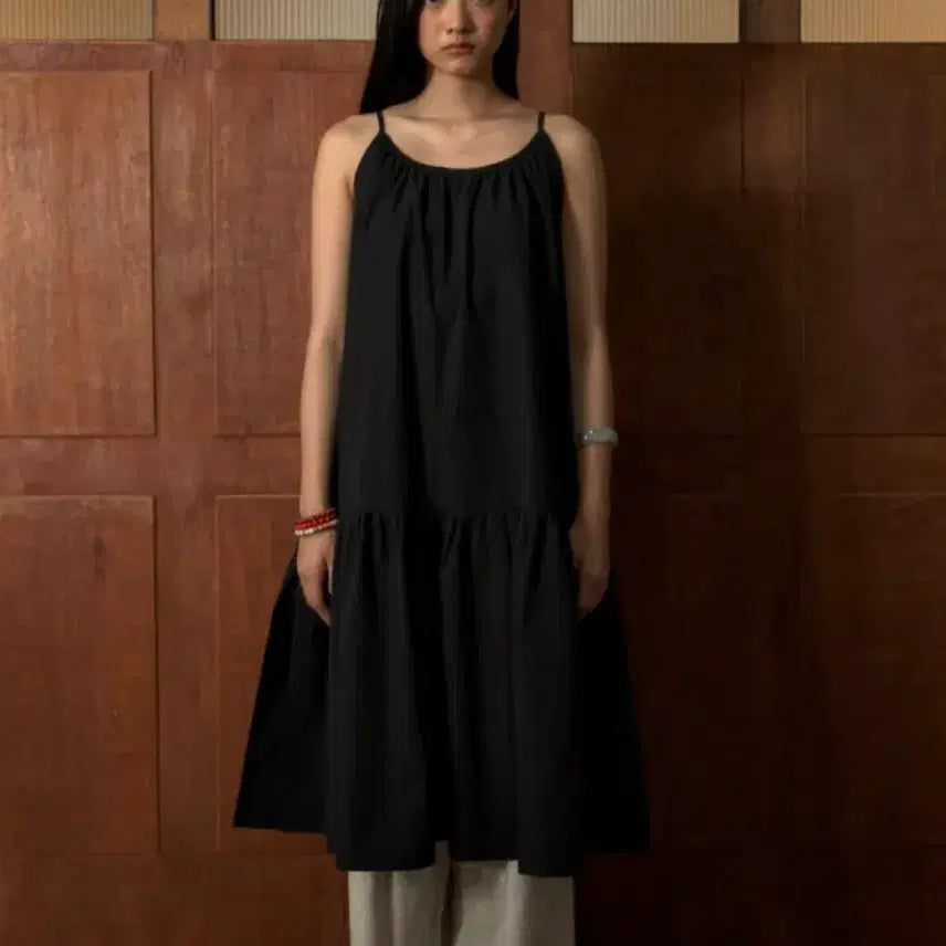 [SOLD OUT] 로액슈얼 사이드 슬릿 드레스