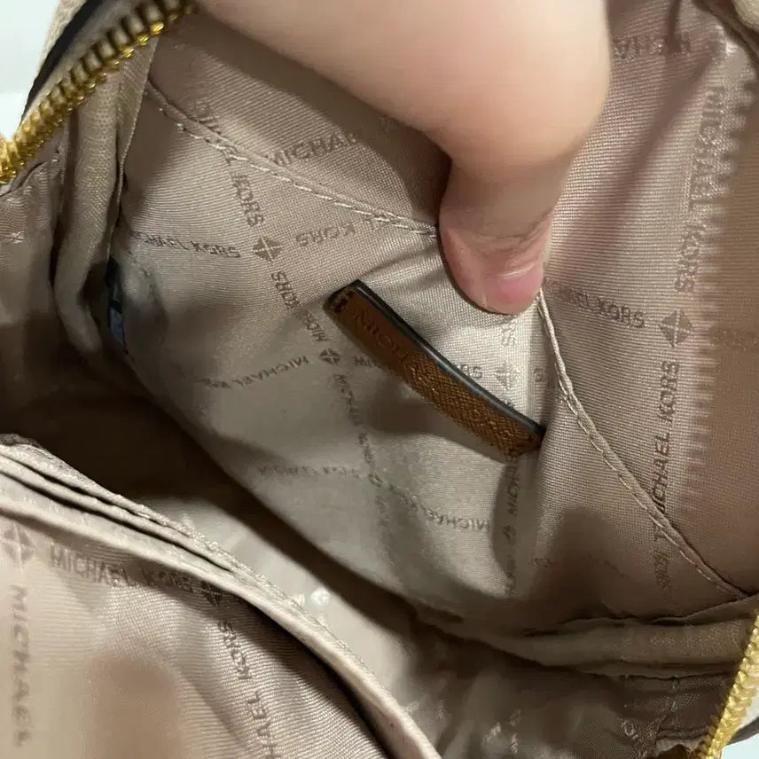 [SOLD OUT] 마이클코어스 MK 로고 크로스백 가방