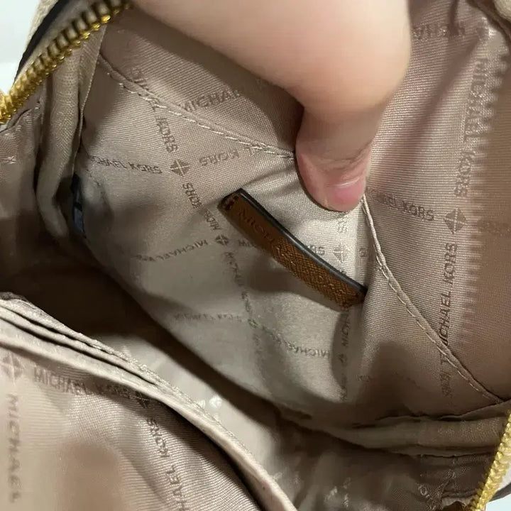 [SOLD OUT] 마이클코어스 MK 로고 크로스백 가방