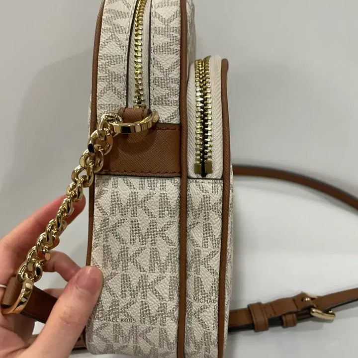 [SOLD OUT] 마이클코어스 MK 로고 크로스백 가방