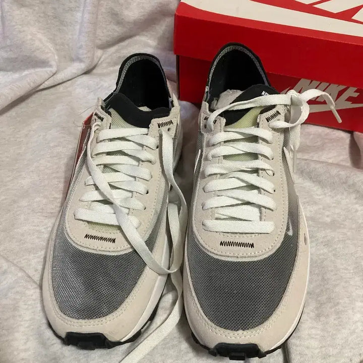 [BUNJANG] Nike Waffle One Summit White Sneakers / 나이키 와플 원 써밋 화이트