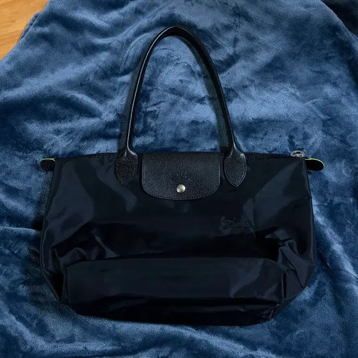[BUNJANG] Longchamp Le Pliage Green M Shoulder Bag Black / 롱샴 르플리아쥬 그린 M 숄더백 블랙
