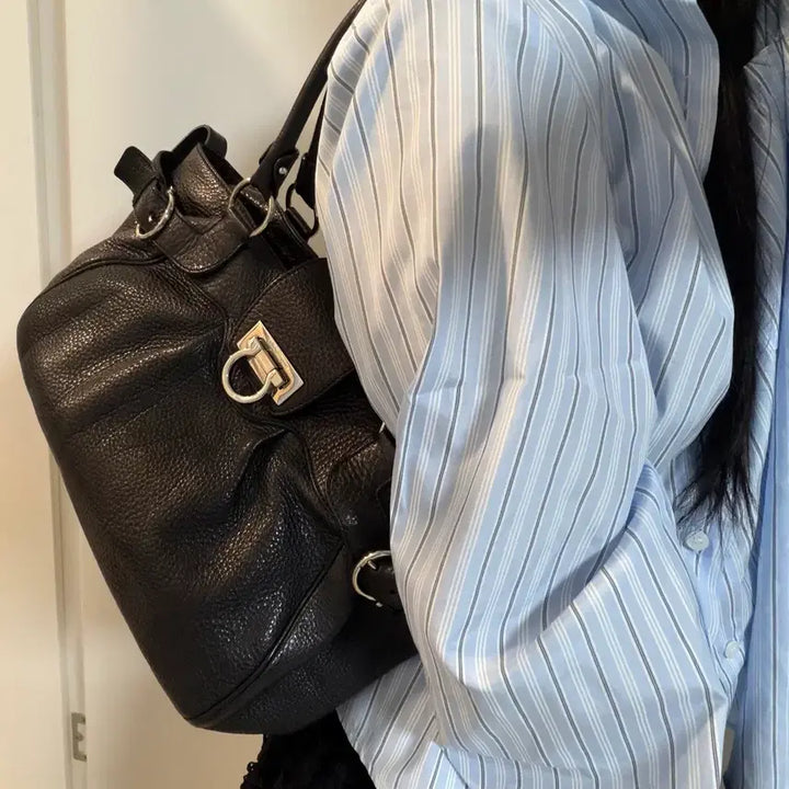 [SOLD OUT] 페라가모 블랙 레더 숄더백