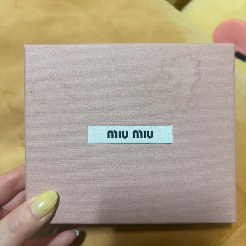 [BUNJANG] Miu Miu Matelasse Leather Bi-fold Wallet / [정품] 미우미우 마테라쎄 반지갑 핑크