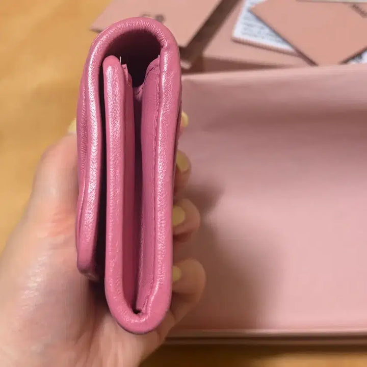[BUNJANG] Miu Miu Matelasse Leather Bi-fold Wallet / [정품] 미우미우 마테라쎄 반지갑 핑크