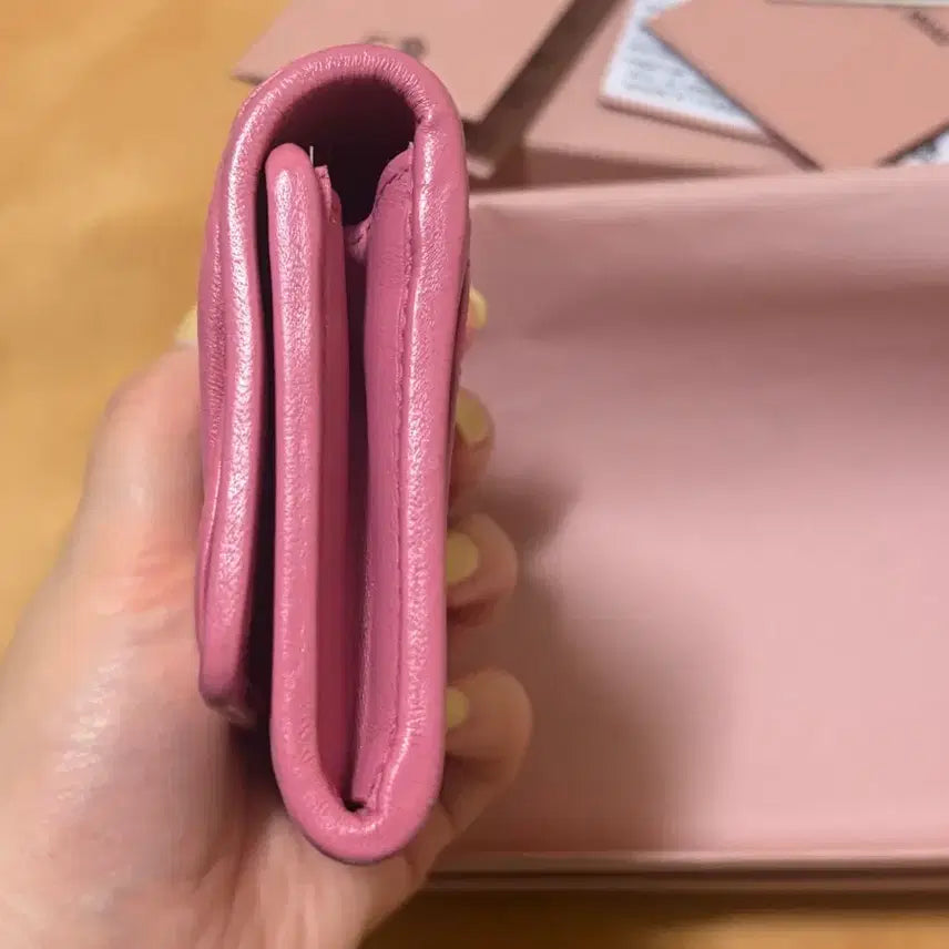[BUNJANG] Miu Miu Matelasse Leather Bi-fold Wallet / [정품] 미우미우 마테라쎄 반지갑 핑크