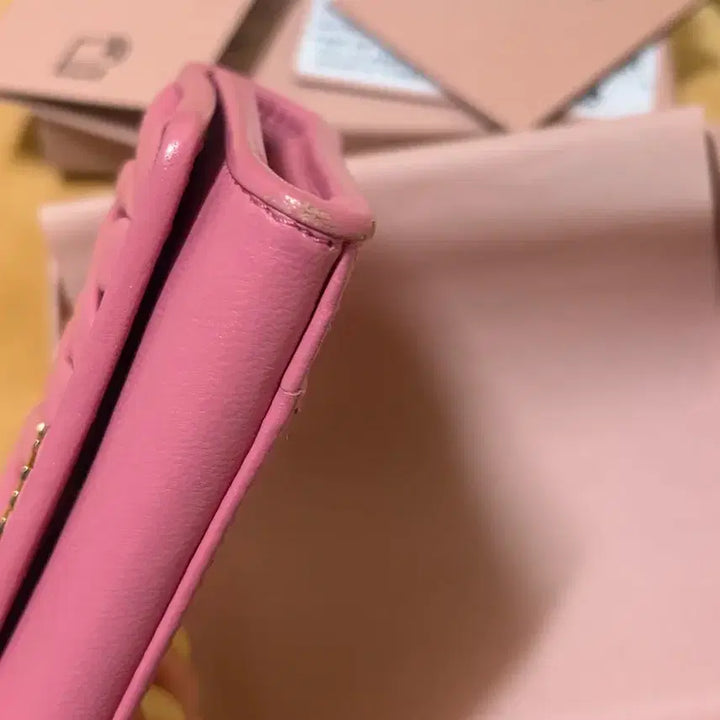 [BUNJANG] Miu Miu Matelasse Leather Bi-fold Wallet / [정품] 미우미우 마테라쎄 반지갑 핑크