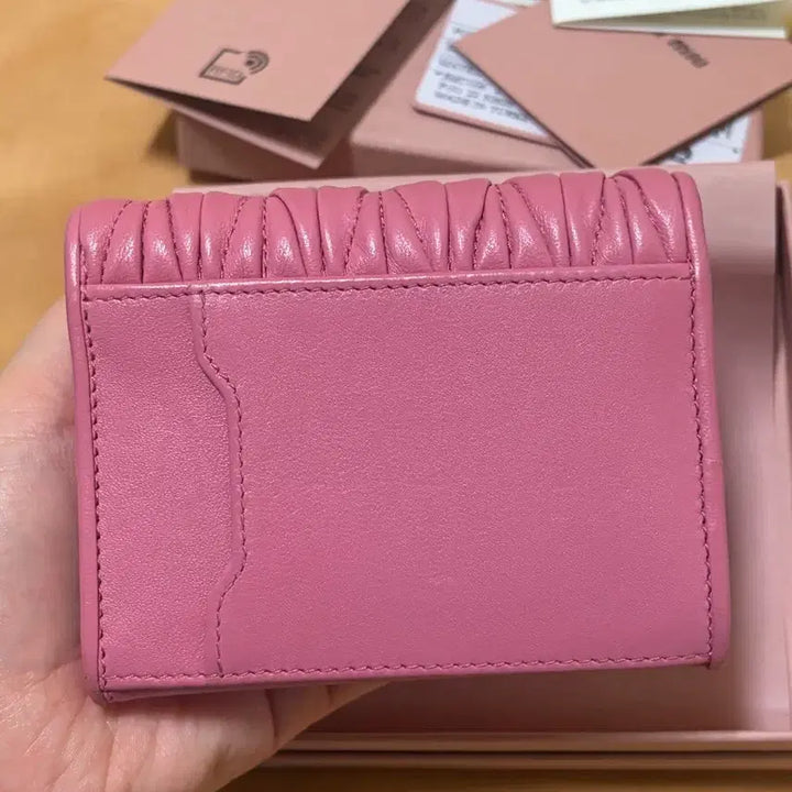 [BUNJANG] Miu Miu Matelasse Leather Bi-fold Wallet / [정품] 미우미우 마테라쎄 반지갑 핑크