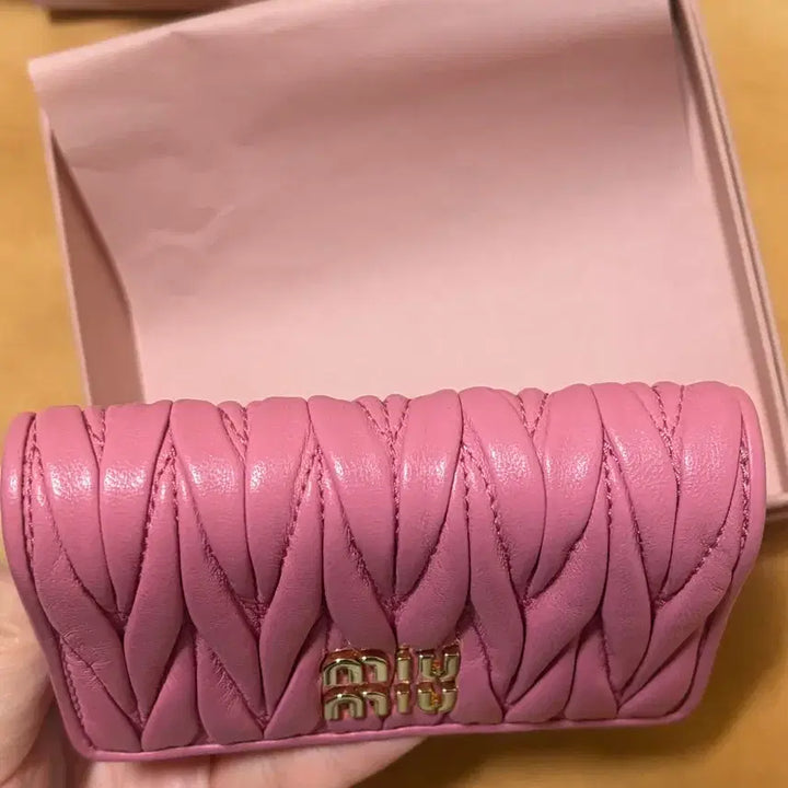 [BUNJANG] Miu Miu Matelasse Leather Bi-fold Wallet / [정품] 미우미우 마테라쎄 반지갑 핑크