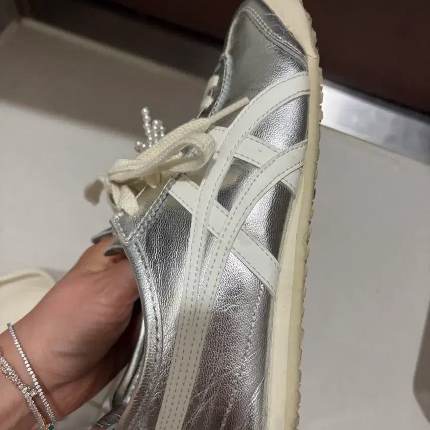 [BUNJANG] Onitsuka Tiger Mexico 66 Silver Sneakers / [어린이날 특가 단하루 7만원]오니츠카타이거 멕시코 66 실버 230