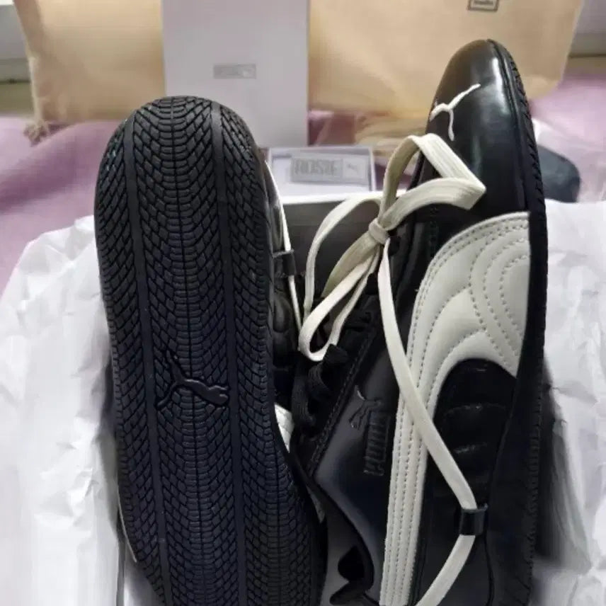 [SOLD OUT] (W) 푸마 x 로제 스피드캣 PRM 블랙 웜 화이트 250mm